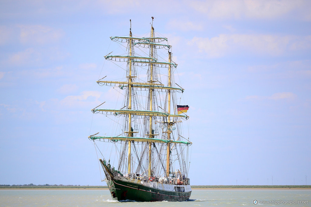 Alexander V Humboldt