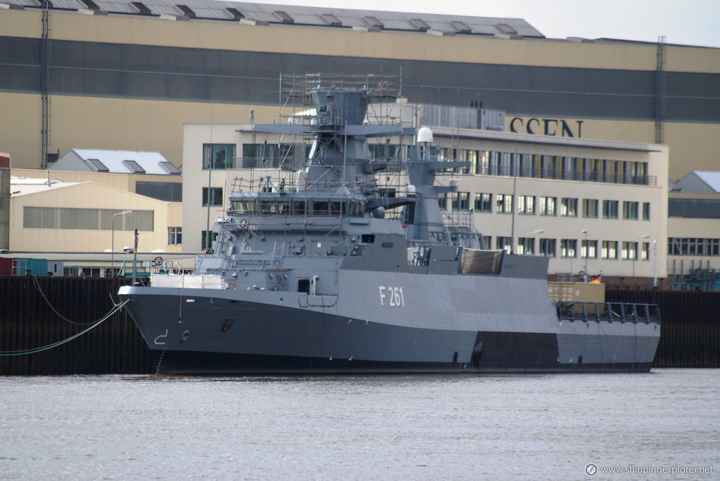 German Warship F261