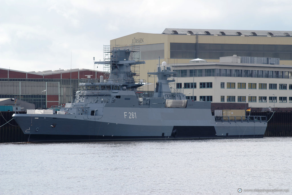 German Warship F261