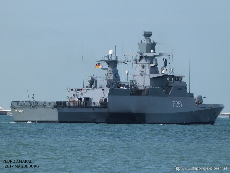 German Warship F261