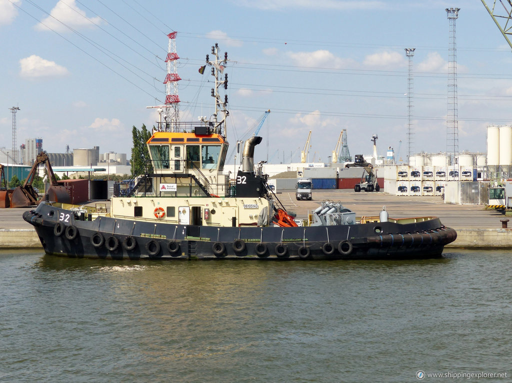 Tug 32