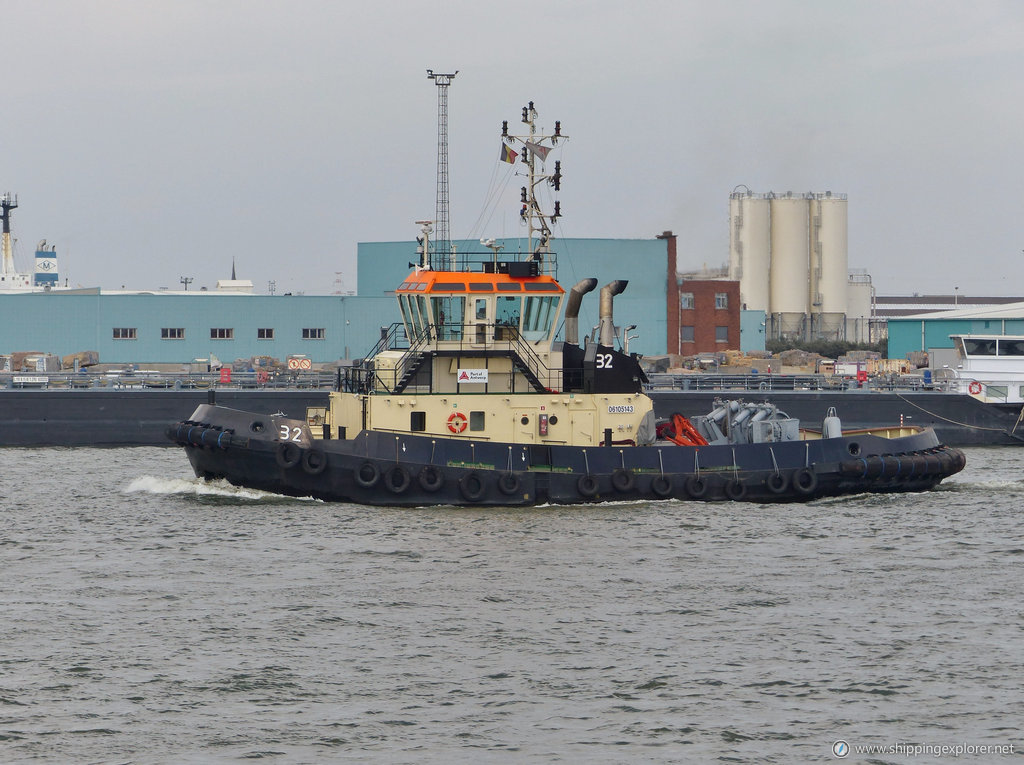 Tug 32