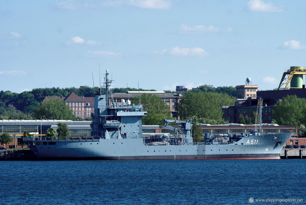 German Warship A511