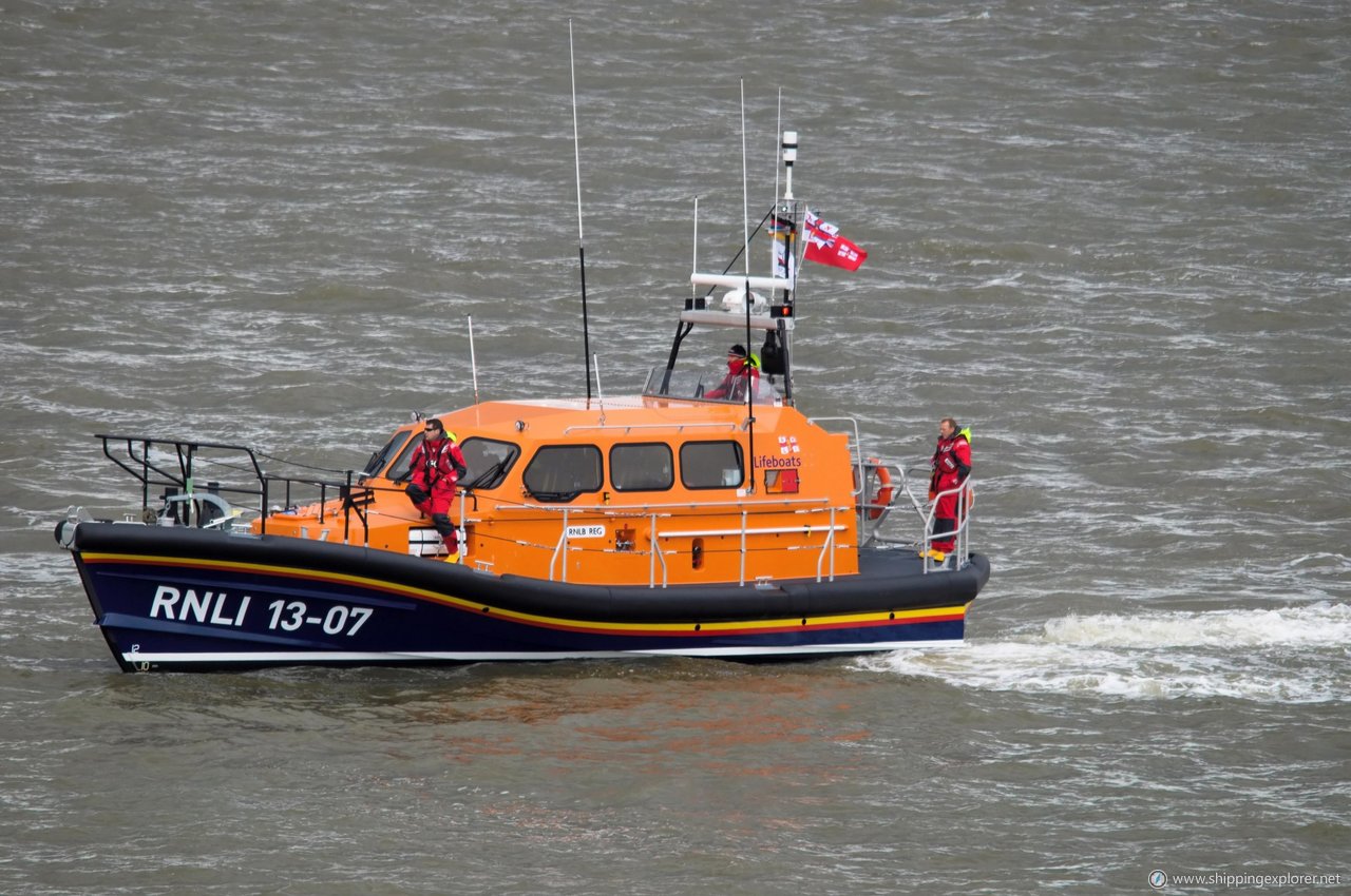 Rnli Lifeboat 13-07