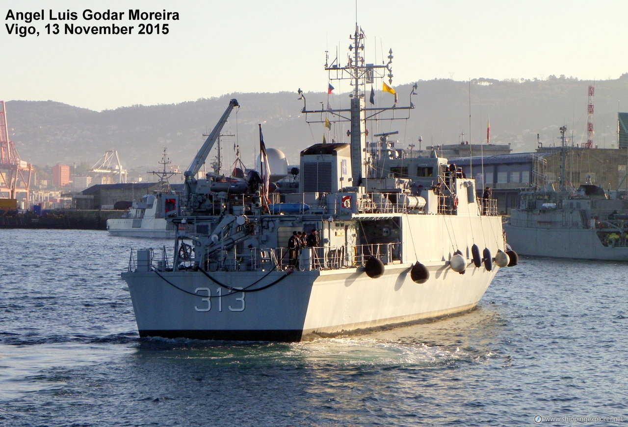 Warship M6731