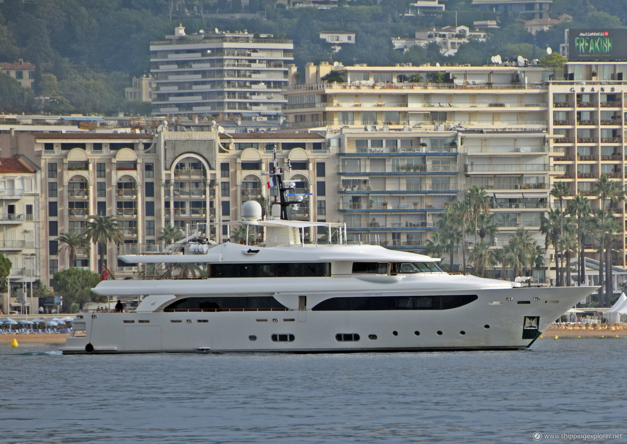 M/Y Avant Garde