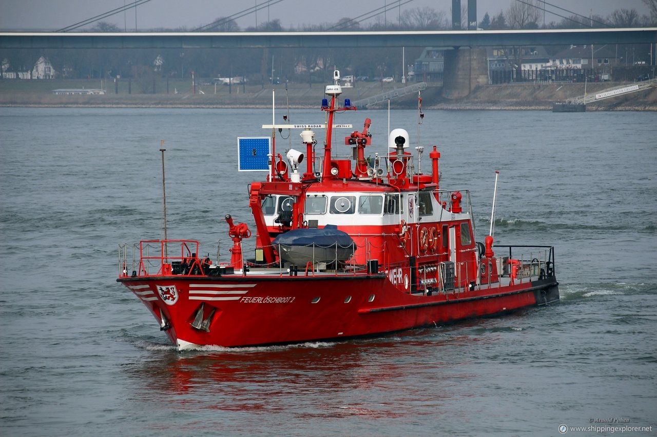 Feuerloeschboot 2