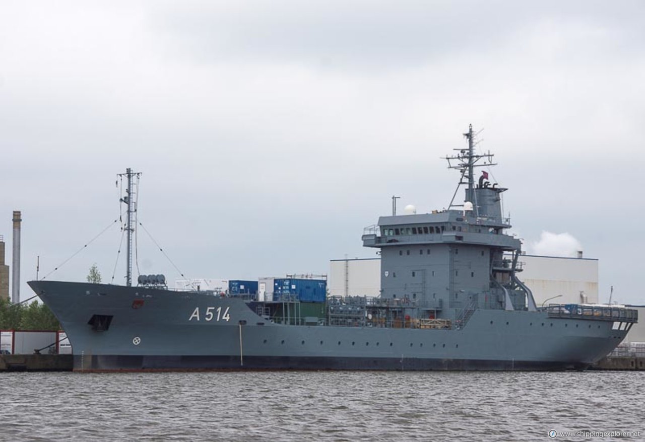 Nato Warship A514