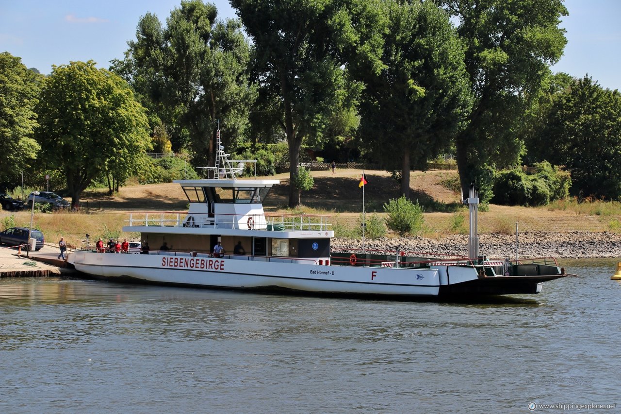 Faehre Siebengebirge