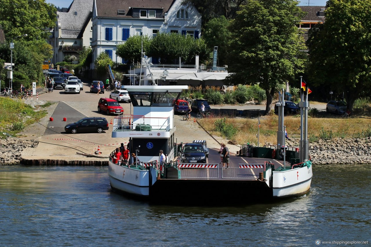 Faehre Siebengebirge