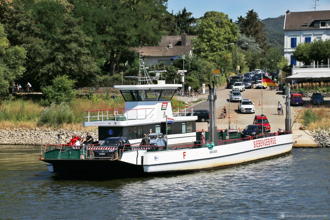 Faehre Siebengebirge