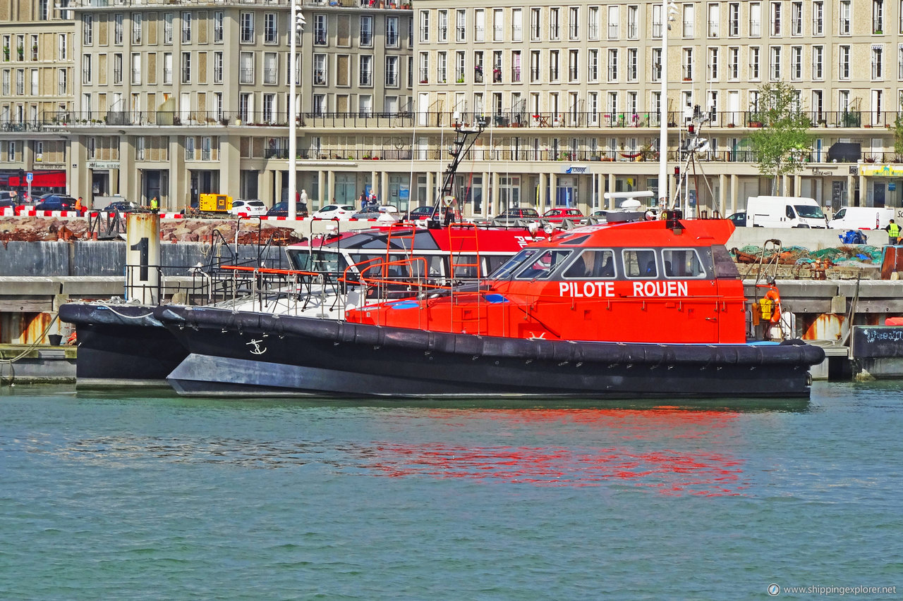 Brest Pilot Hermine