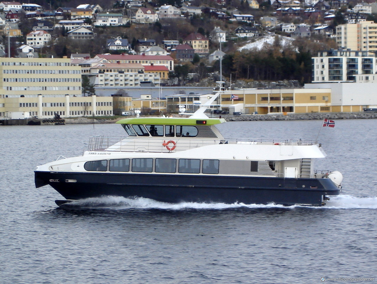 Lovund Express