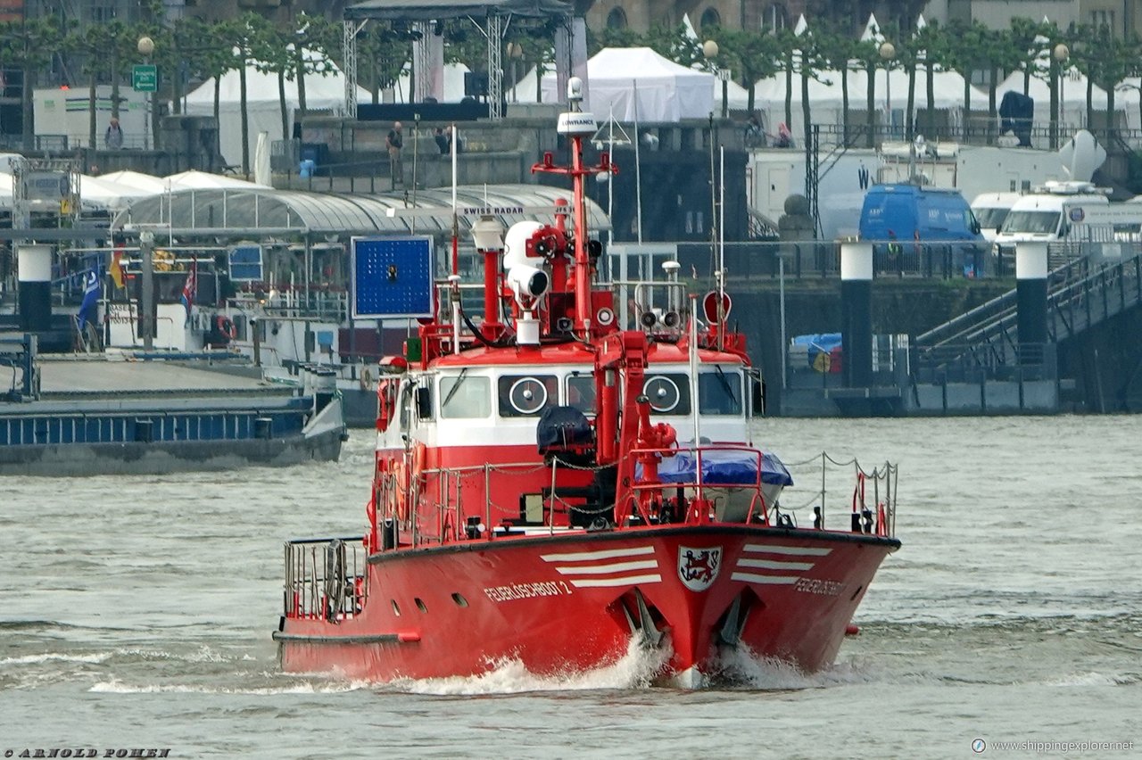 Feuerloeschboot 2