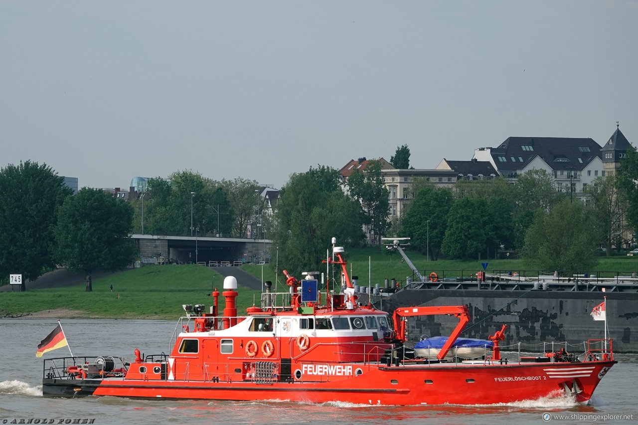 Feuerloeschboot 2