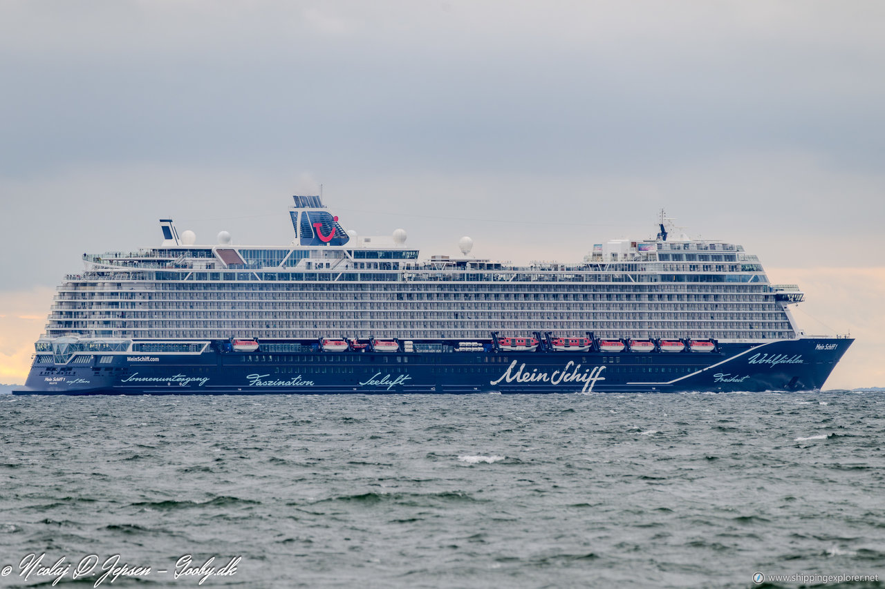 Mein Schiff 1