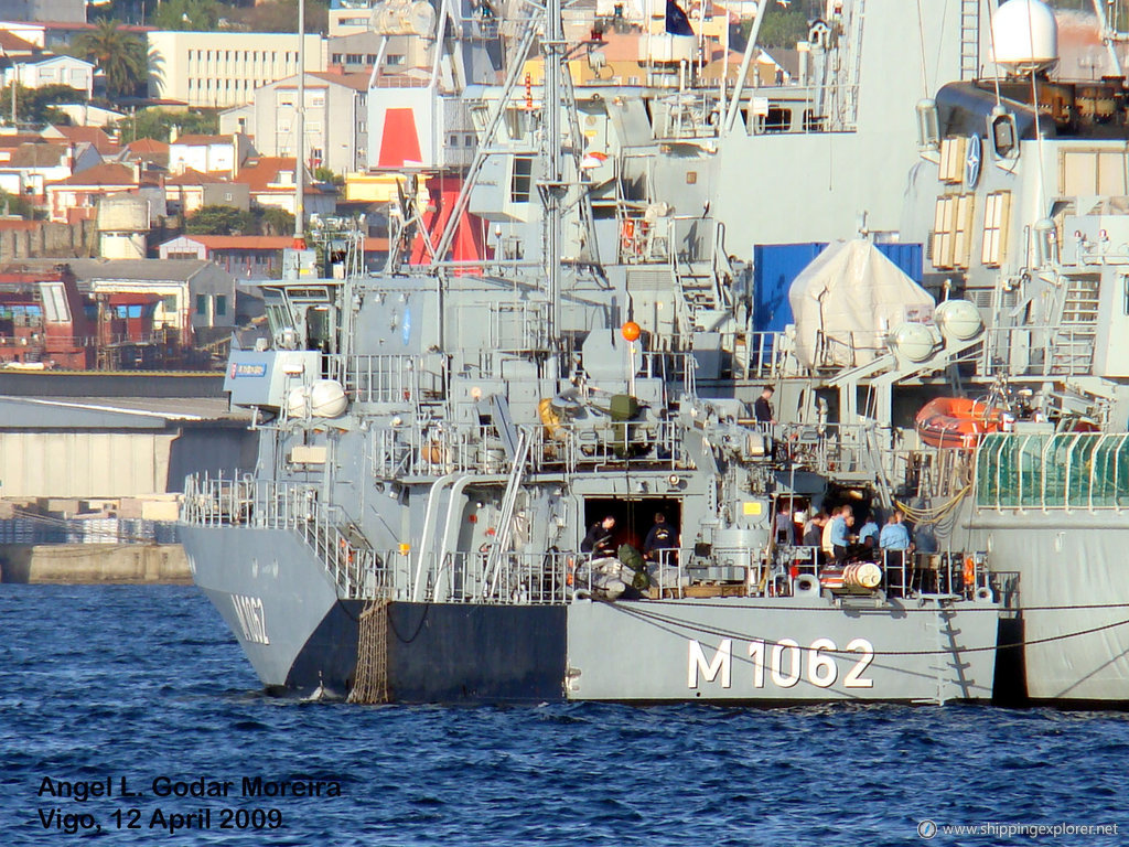 German Warship M1062